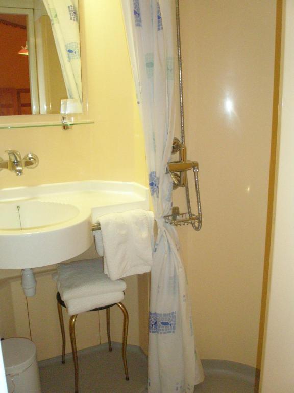 Hotel des Alpes Brides-les-Bains Habitación foto