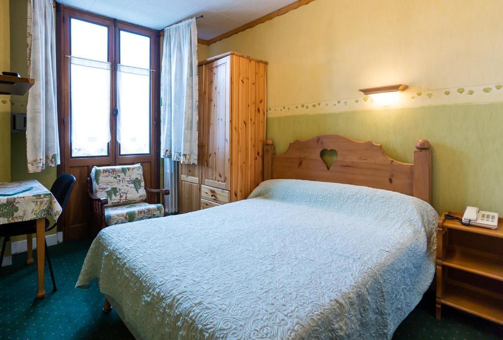 Hotel des Alpes Brides-les-Bains Habitación foto
